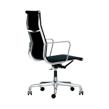 Kleiner Sessel EA 119