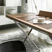Bureau Novelist