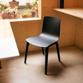 Chaise Aava
