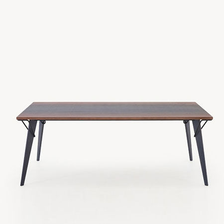 Tisch Overdyed