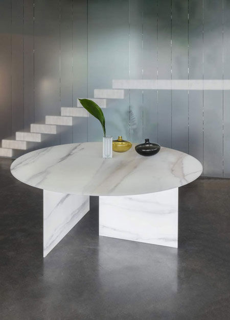 Table Stratum by Lago