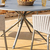 Table Moai [a]