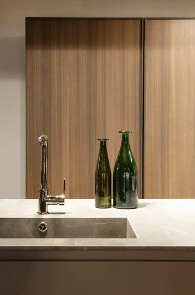 Cucina Isola BLADE + Colonne FRAME Modulnova photo 1