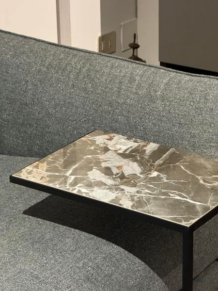 Quadro sofa tavolino in gres photo 3