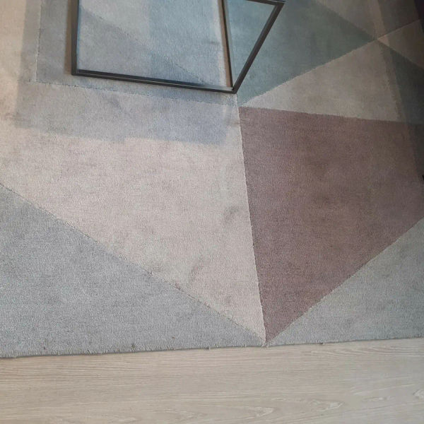 TRIANGLES photo 0