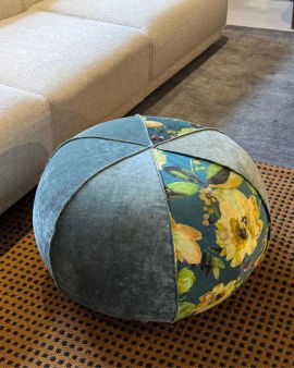 pouf Clove  in tessuto Twils