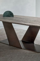 Wally Table photo 1