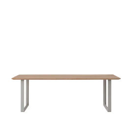 70/70 Table