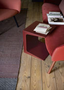Small table CU photo 1