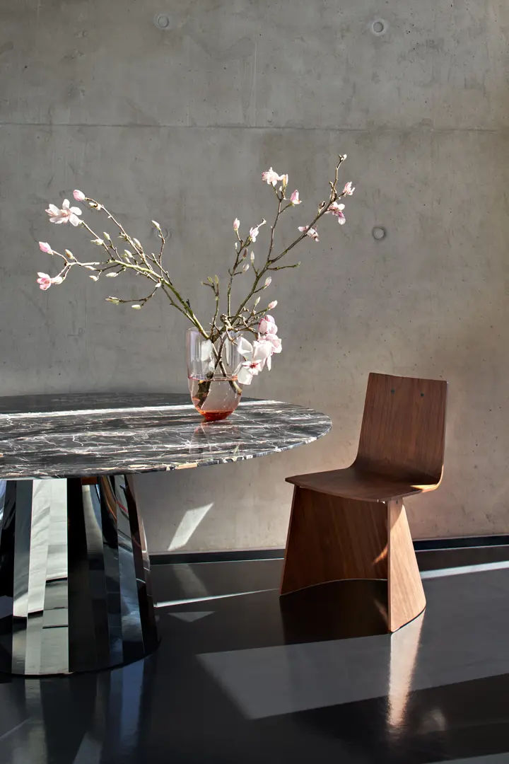 希少 ClassiCon VENUS Chair　カッシーナ VENUS CHAIR｜クラシコン｜コンフォートQ｜阪急百貨店の