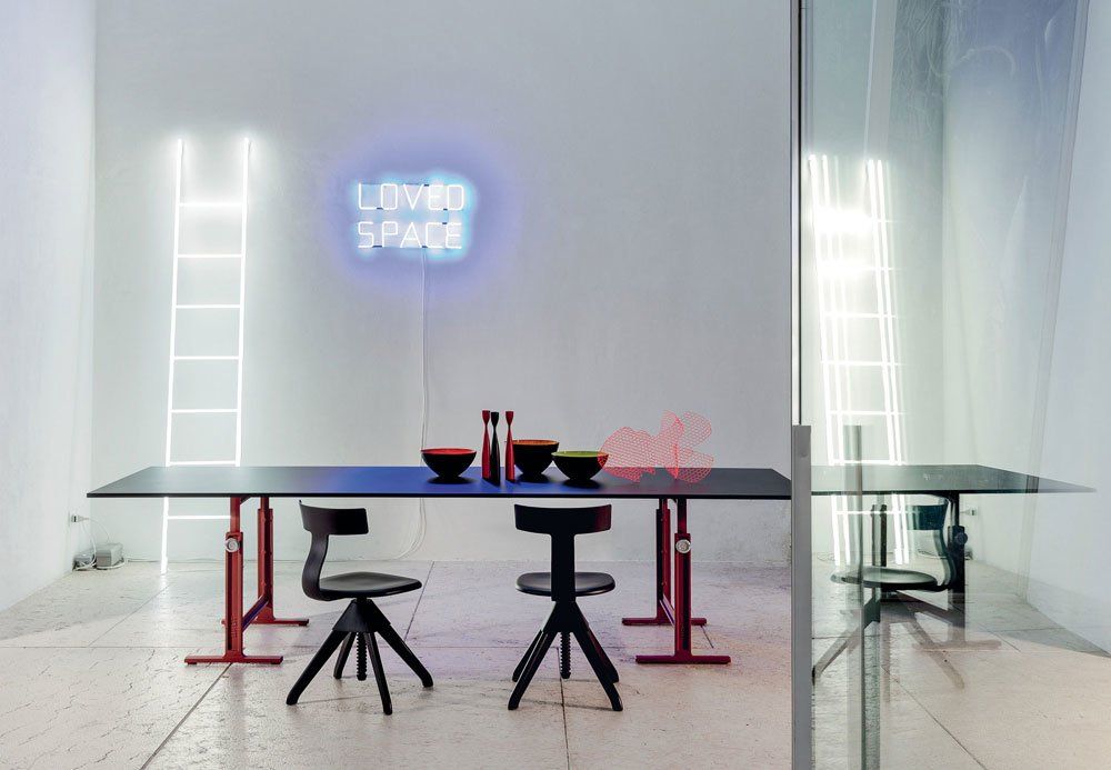 【三角】Konstantin Grcic / Tuffyタフィ Tuffy | タフィ チェア | Konstantin Grcic | Magis | Generate