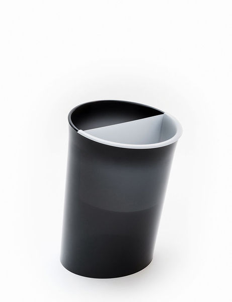 Wastepaper Basket In Attesa photo 3