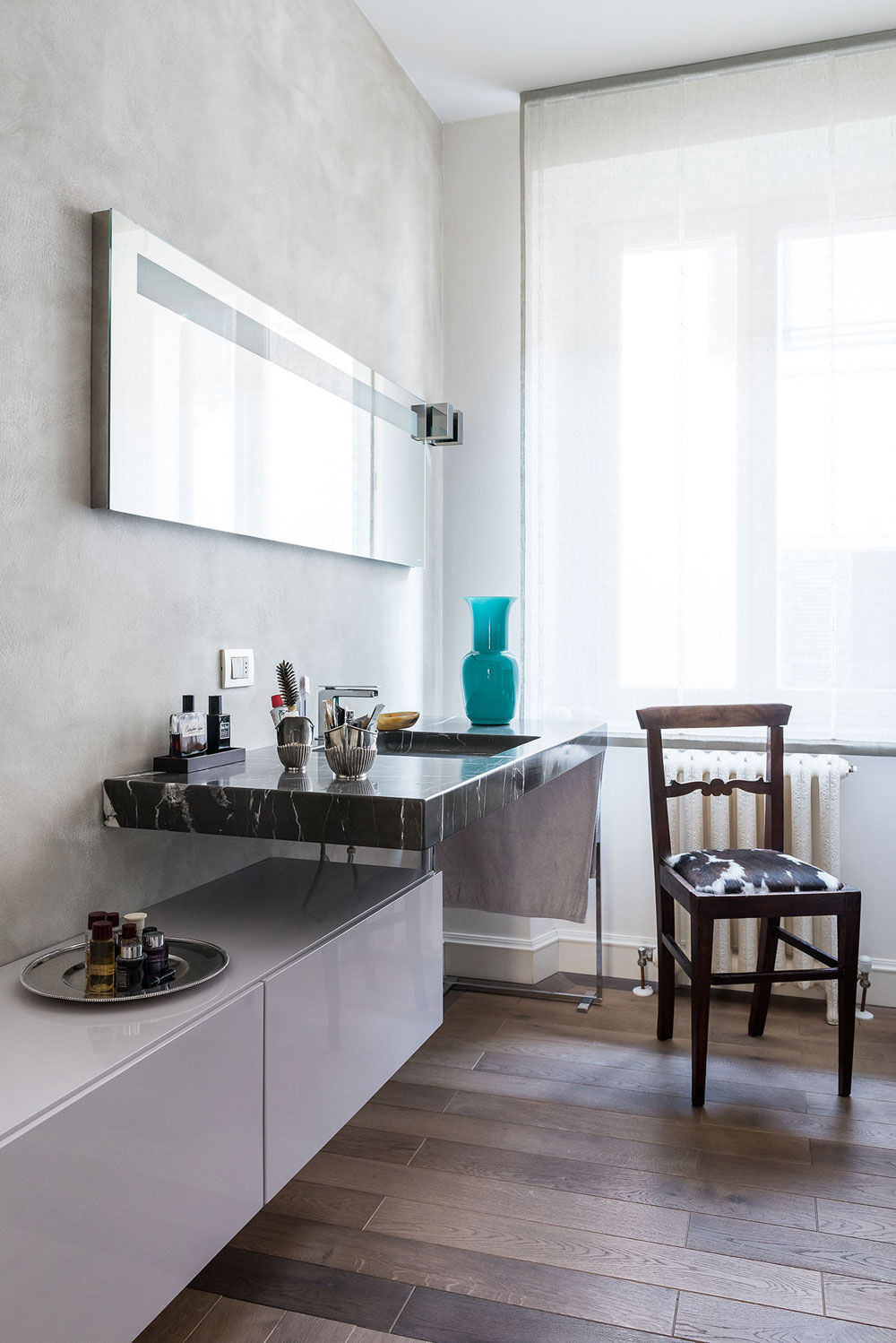 Il parquet anche in bagno