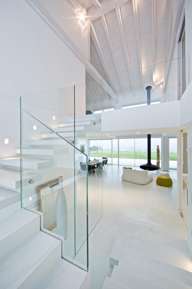 Scala con affaccio sulla zona living