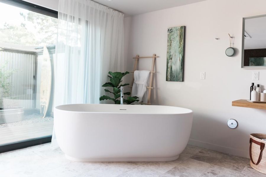 Luv Bathtub