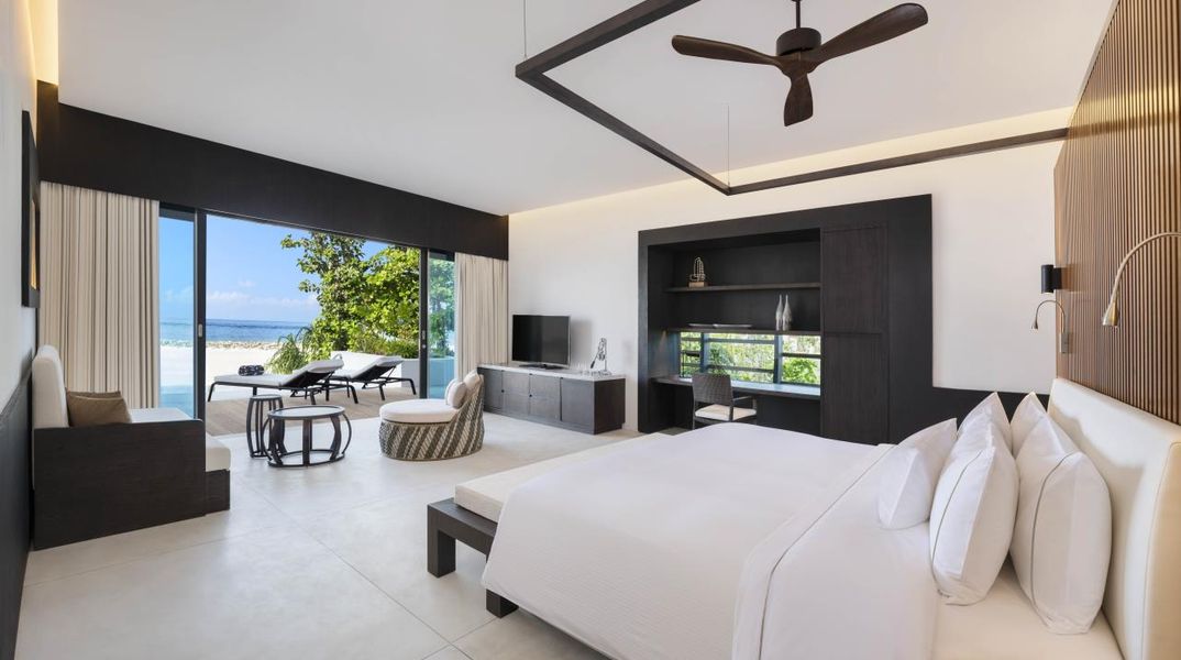 Flooring: Marte Thassos