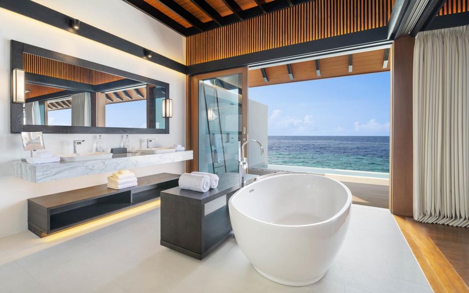 Flooring and covering: Marte Thassos