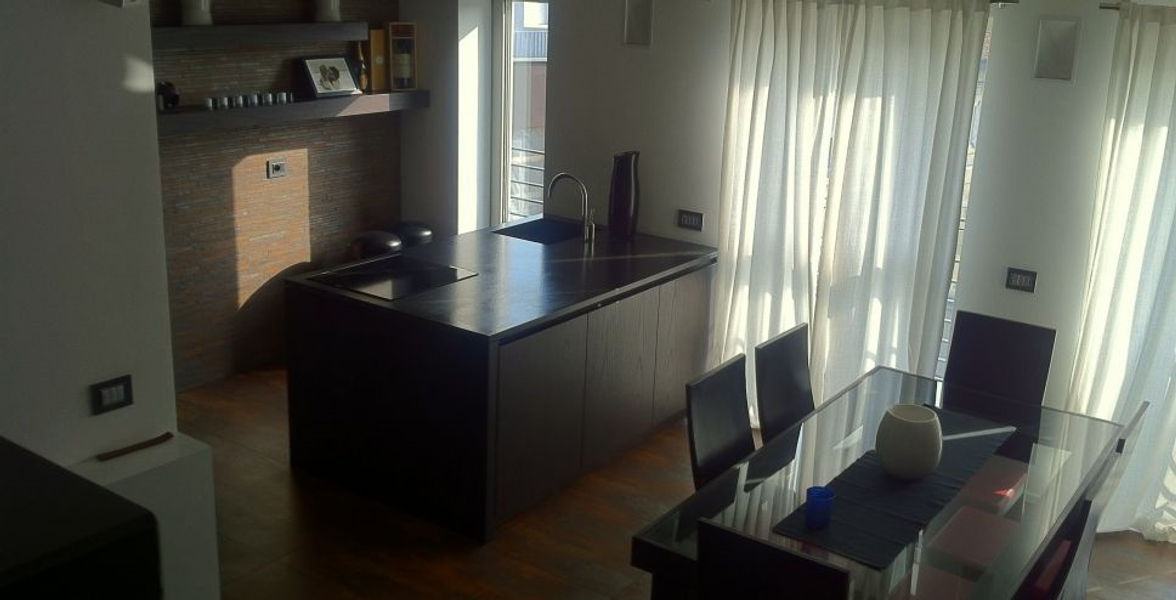 CUCINA URUSHJ