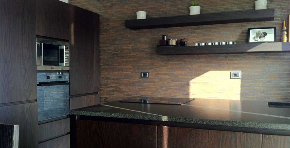 CUCINA URUSHJ